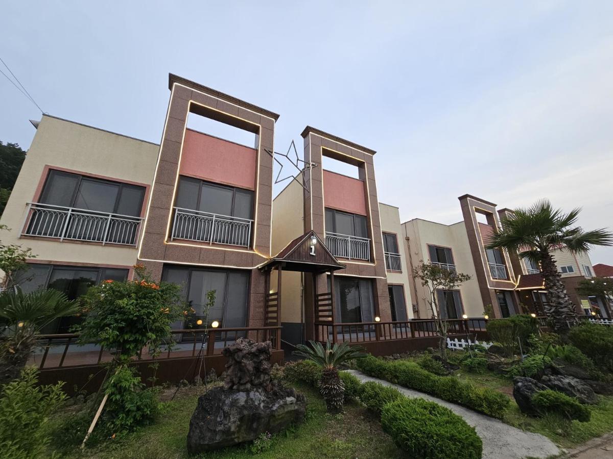 Red Castle 鄉村民宿 Jeju